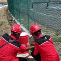 Tim InfraNexia melakukan pengecekan dan memastikan kesiapan infrastruktur jaringan di kawasan Sirkuit Mandalika untuk mendukung penyelenggaraan MotoGP Mandalika 2026. (Foto : Istimewa)