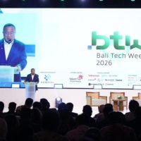 Direktur Utama Telkom Nanang Hendarno menyampaikan paparan bertajuk “Indonesia’s Next Network: Connecting Indonesia and Global, Building the Indo-Pacific Hub” dalam ajang Bali Tech Week (BTW) 2026