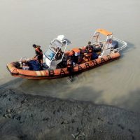 Tim SAR Merauke melakukan pencarian ABK kapal yang jatuh ke laut. (Foto : Istimewa)
