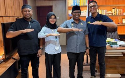 Foto bersama Wakil Bupati Halmahera Utara, Kasman Hi. Ahmad dan perwakilan PLN UIP MPA. (Foto : Istimewa)