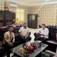 PLN Unit Induk Pembangunan Maluku dan Papua (UIP MPA) melakukan audiensi dengan Ketua Pengadilan Negeri (PN) Tobelo, Tri Asnuri Herkutanto. (Foto : Istimewa)
