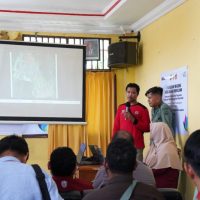 PT PLN (Persero) Unit Induk Pembangunan Maluku dan Papua (UIP MPA) memperkuat kesiapsiagaan masyarakat di Distrik Heram, Kota Jayapura, melalui Program Waena Desa Siaga Bencana. (Foto : Istimewa)