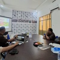 Audiensi dengan Sarbaini A.Karim selaku Rektor Universitas Bumi Hijrah dan jajaran.