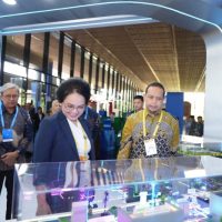 Direktur Enterprise & Business Service Telkom Veranita Yosephine memperkenalkan Telkom Solution sebagai penyedia solusi digital B2B