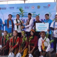 TelkomGroup berkolaborasi dengan pemerintah daerah, mitra, dan masyarakat dalam aksi penanaman 10.000 bibit mangrove di Manggarai Barat, Nusa Tenggara Timur. (Foto : Istimewa)