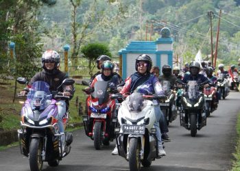 Jaga Silaturahmi dengan Komunitas, Astra Motor Papua Gelar Honda ADV Nyoride